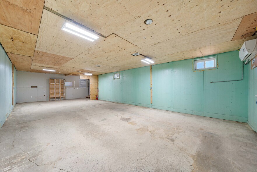 More Photos Of 40 Amboy Rd, Old Bridge Flex For Sale