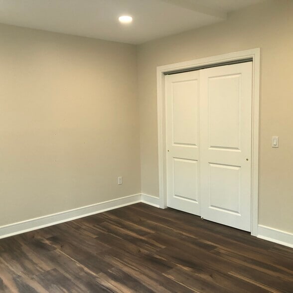 More Photos Of 733 Anderson Ave, Cliffside Park Storefront Retail Residential For Lease