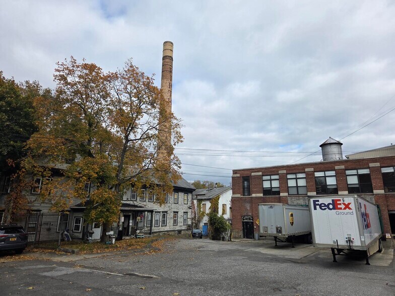 More Photos Of 2 Mill St, Cornwall Warehouse For Sale
