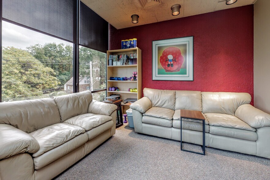 More Photos Of 545 Island Rd, Ramsey Medical For Lease
