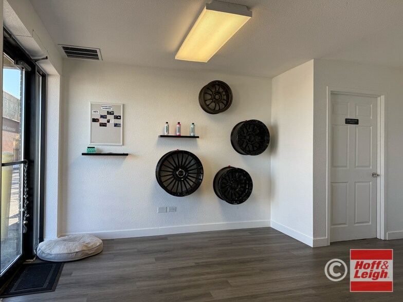 More Photos Of 3911 Norwood Dr, Littleton Manufacturing For Lease