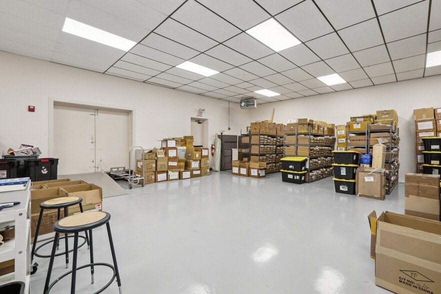 More Photos Of 7-9 Ridgefield, Ridgefield Park Flex For Lease