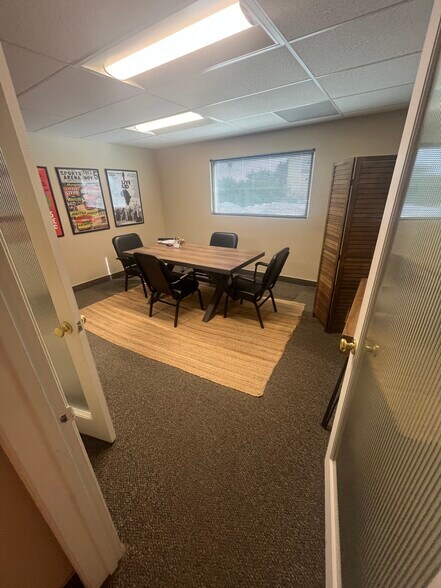 More Photos Of 930 Truxtun Ave, Bakersfield Office For Lease