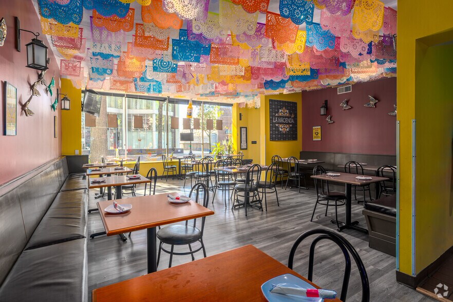 More Photos Of 31-33 W Loockerman St, Dover Office For Sale