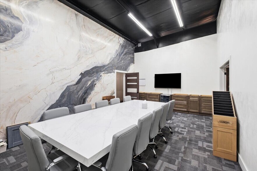 More Photos Of 20 2nd Ave E, Kalispell Office For Sale