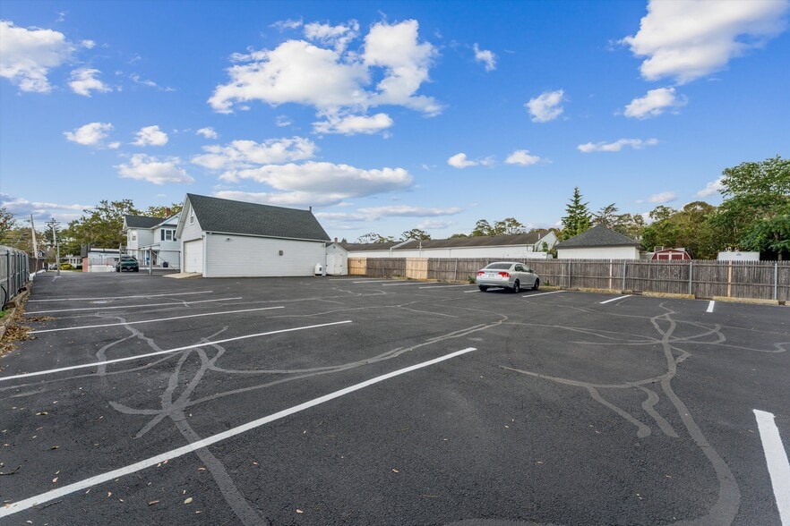 More Photos Of 13500 Main Rd, Mattituck Storefront For Sale