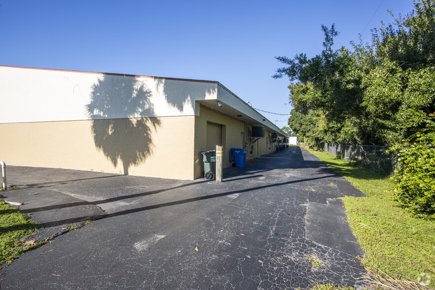 More Photos Of 80 Pondella Rd, North Fort Myers Storefront For Sale