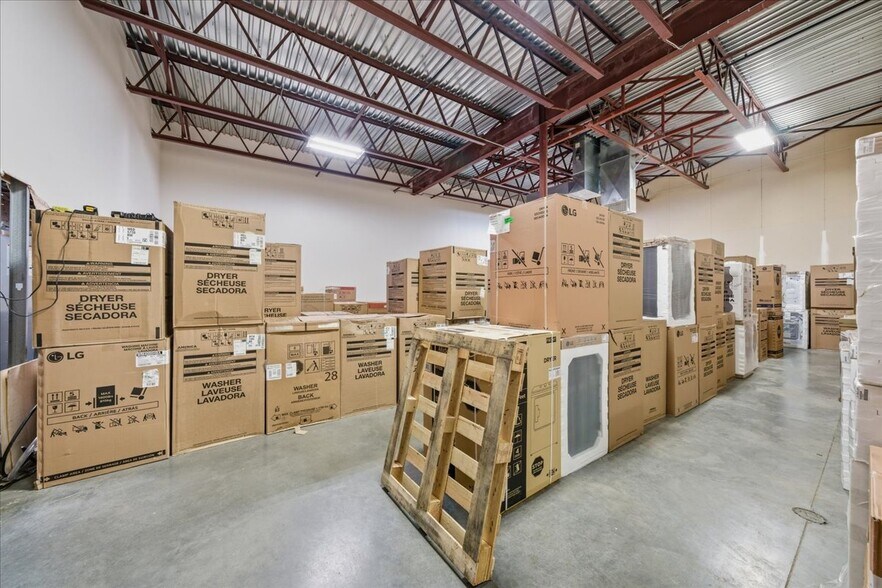 More Photos Of 1740 E Harold St, Olathe Freestanding For Sale