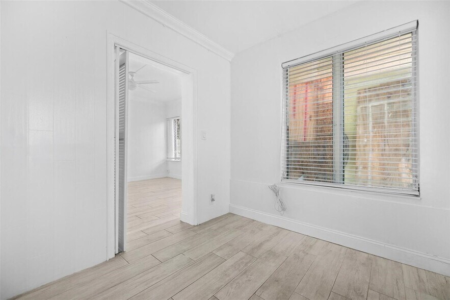 More Photos Of 2822 Pine Tree Dr, Miami Beach Apartments For Sale