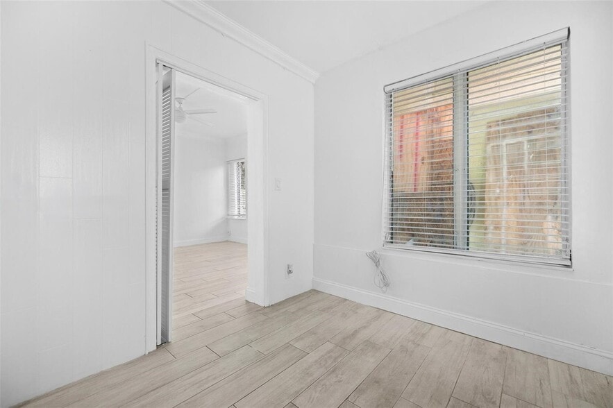 More Photos Of 2822 Pine Tree Dr, Miami Beach Apartments For Sale