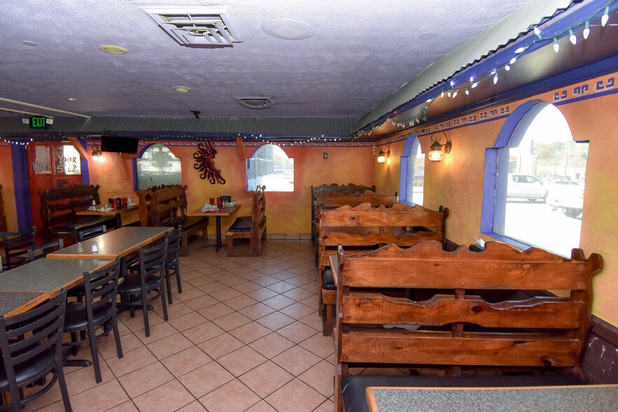 More Photos Of 1082 Highway 19 N, Thomaston Restaurant For Sale