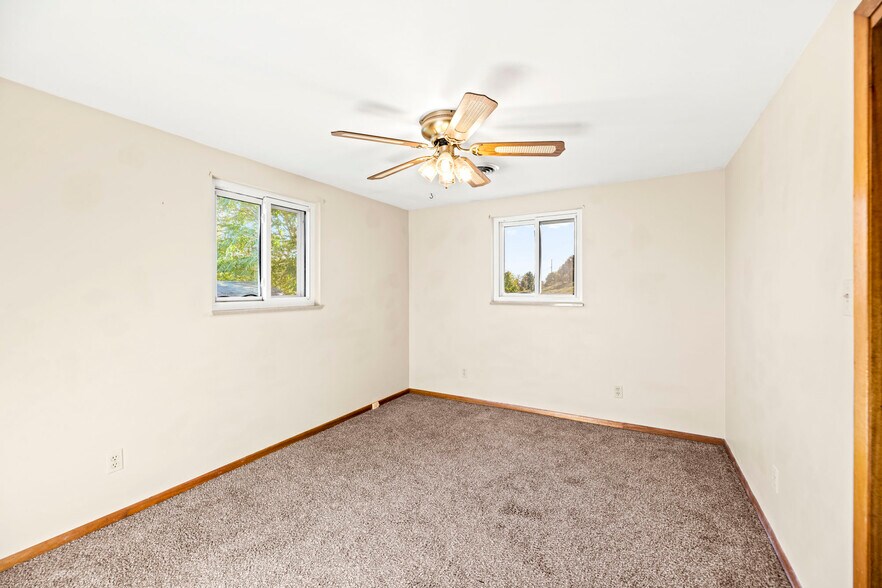 More Photos Of 310 Goose Creek Rd, Dandridge Office For Sale