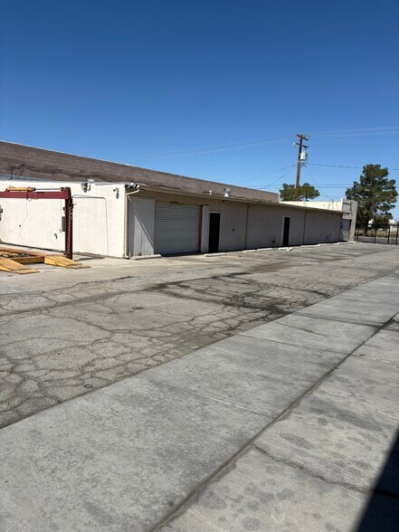 More Photos Of 142 E Avenue I, Lancaster Auto Repair For Lease