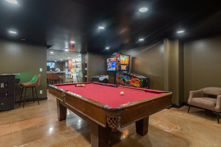 More Photos Of 3700 Klondike Ln, Louisville Freestanding For Sale