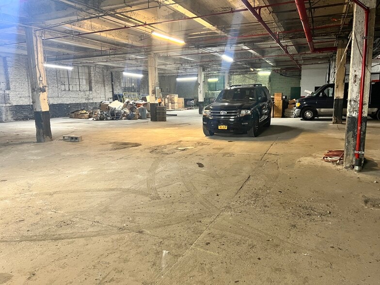 More Photos Of 751 Concourse Village West, Bronx Warehouse For Lease