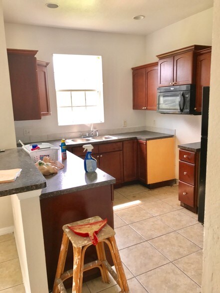 More Photos Of 1800 Bassinger St, Kissimmee Apartments For Sale