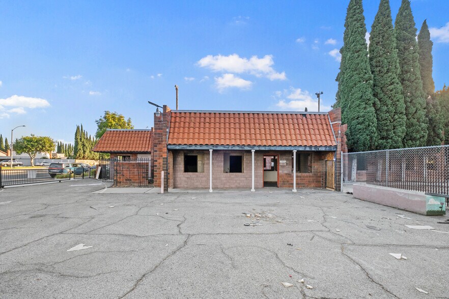 More Photos Of 1241 S Brookhurst St, Anaheim Office For Sale