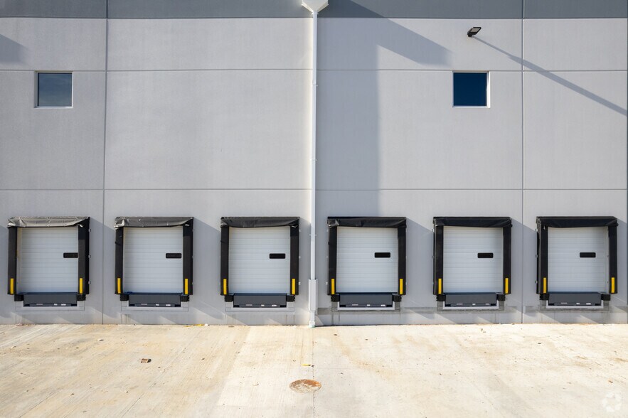 More Photos Of 201 Route 73 S, Palmyra Warehouse For Lease