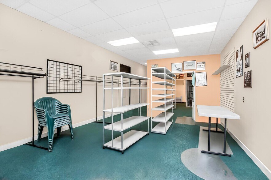 More Photos Of 2110 Clove Rd, Staten Island Storefront Retail Office For Sale