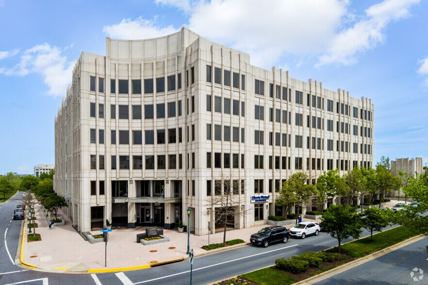 Primary Photo Of 800 King Farm Blvd, Rockville Office For Lease