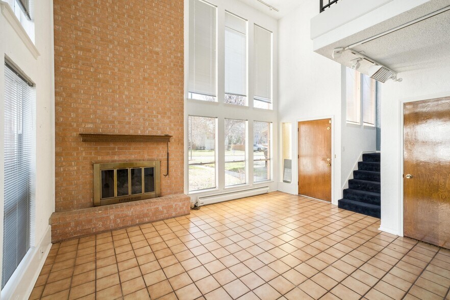 More Photos Of 121 Scott St, San Marcos Office Residential For Sale