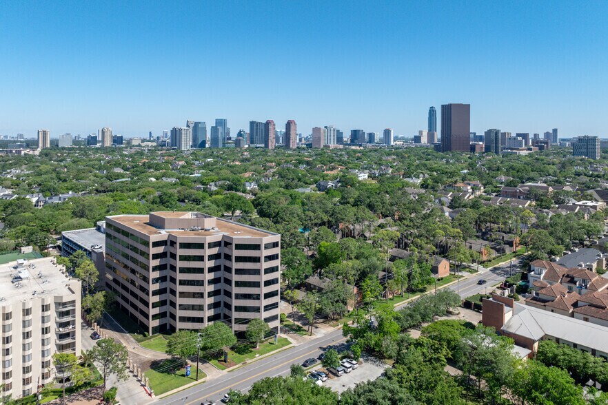 More Photos Of 675 Bering Dr, Houston Office For Lease