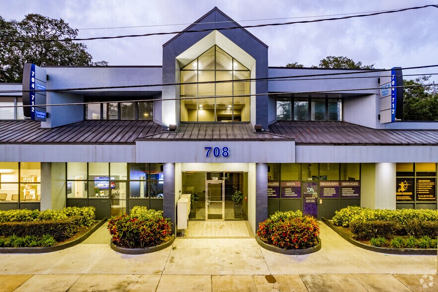 More Photos Of 704-712 E Colonial Dr, Orlando Office Residential For Lease