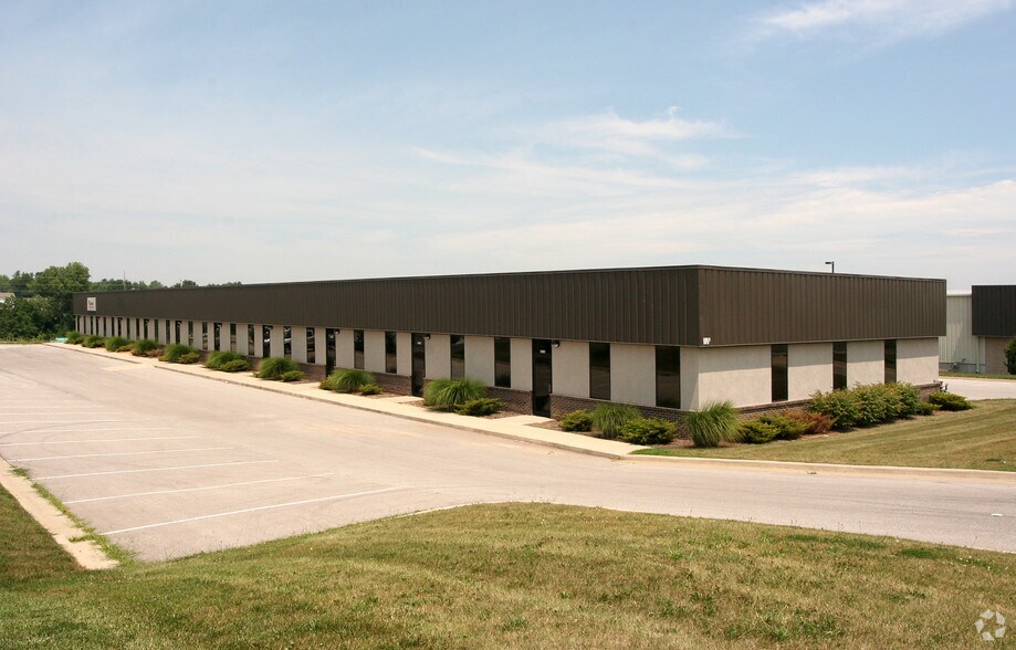 More Photos Of 4310-4346 E 142nd St, Grandview Warehouse For Lease