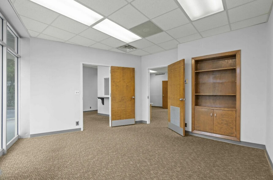 More Photos Of 2909 Market St, Wilmington Office For Sale