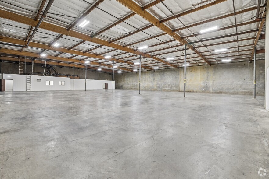 More Photos Of 4800 LittleJohn St, Baldwin Park Warehouse For Lease