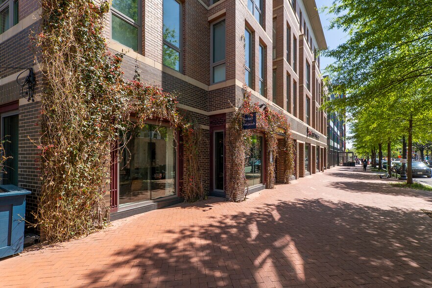 More Photos Of 1010 Pennsylvania Ave SE, Washington Hospitality For Sale