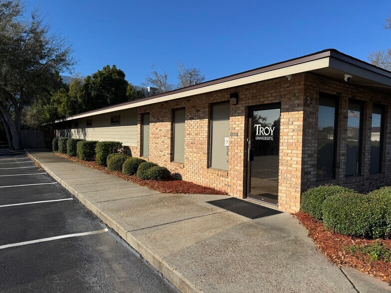 More Photos Of 527 AIRPORT Rd, Panama City Office For Sale