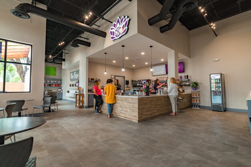 More Photos Of 206 N Milam St, Fredericksburg General Retail For Lease