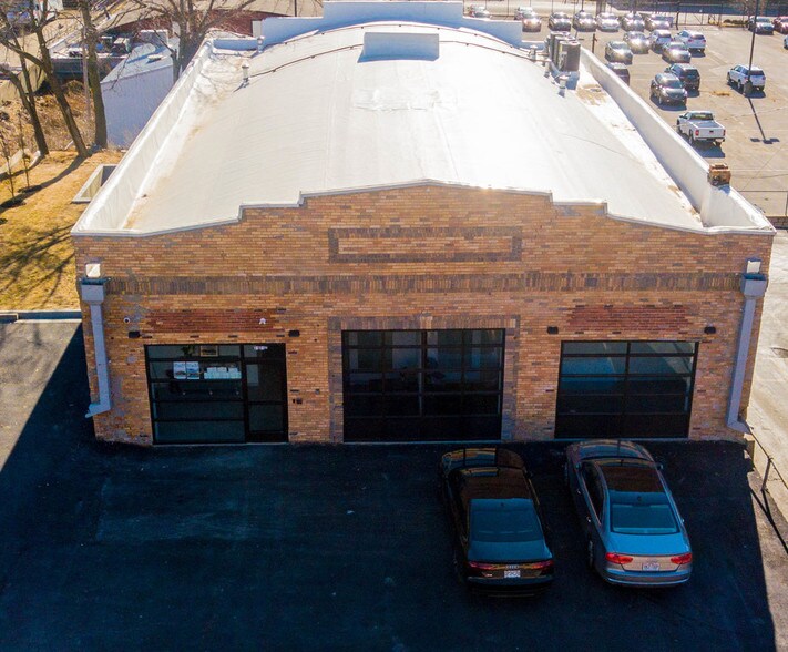 Primary Photo Of 31 W 31st St, Kansas City Office For Sale