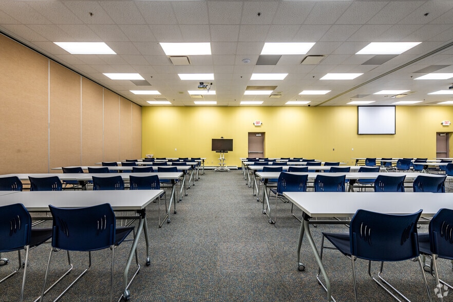 More Photos Of 11699 Brookpark Rd, Parma Office Residential For Lease