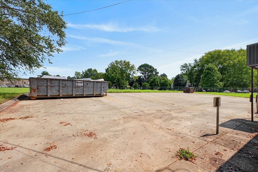 More Photos Of 2143a-2145 Old Ashland City Rd, Clarksville Freestanding For Lease
