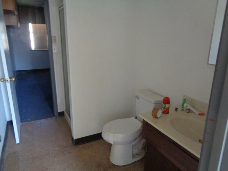 More Photos Of 3916 S Lynn Ct, Independence Medical For Lease