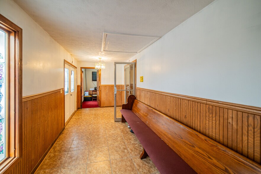 More Photos Of 6641 US Highway 62 W, Kuttawa Flex For Sale