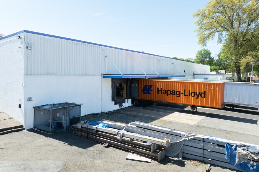 More Photos Of 1 Raritan Rd, Oakland Manufacturing For Lease