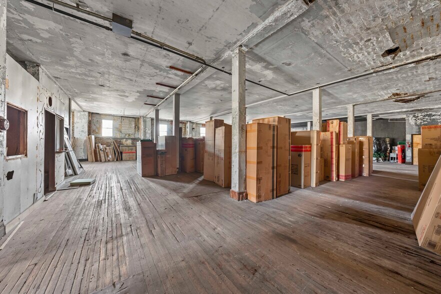 More Photos Of 1144 Elizabeth Ave, Elizabeth General Retail For Sale