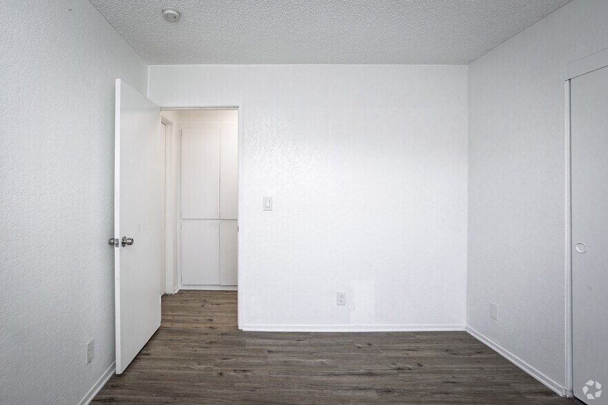 More Photos Of 1776 Temple Ave, Long Beach Apartments For Sale