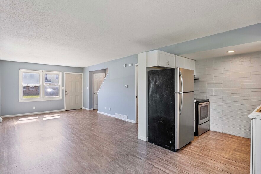 More Photos Of 2704 Magnolia Dr, Bettendorf Multifamily For Sale