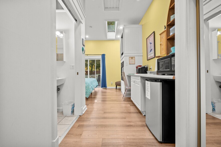 More Photos Of 231 E Buffalo St, New Buffalo Hotel For Sale