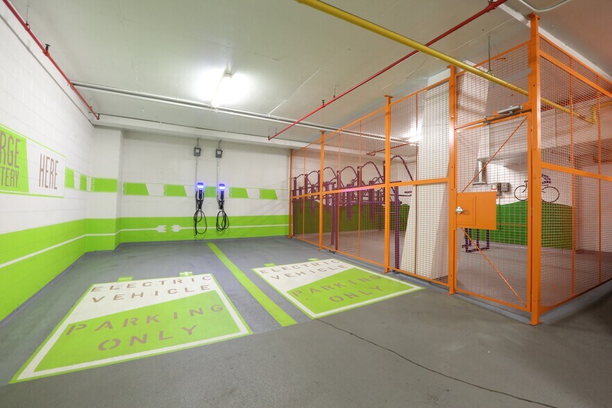 More Photos Of 1015 15th St NW, Washington Office For Lease