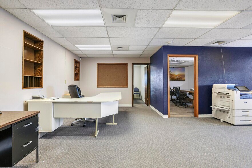 More Photos Of 507 Main Ave W, Twin Falls Flex For Sale