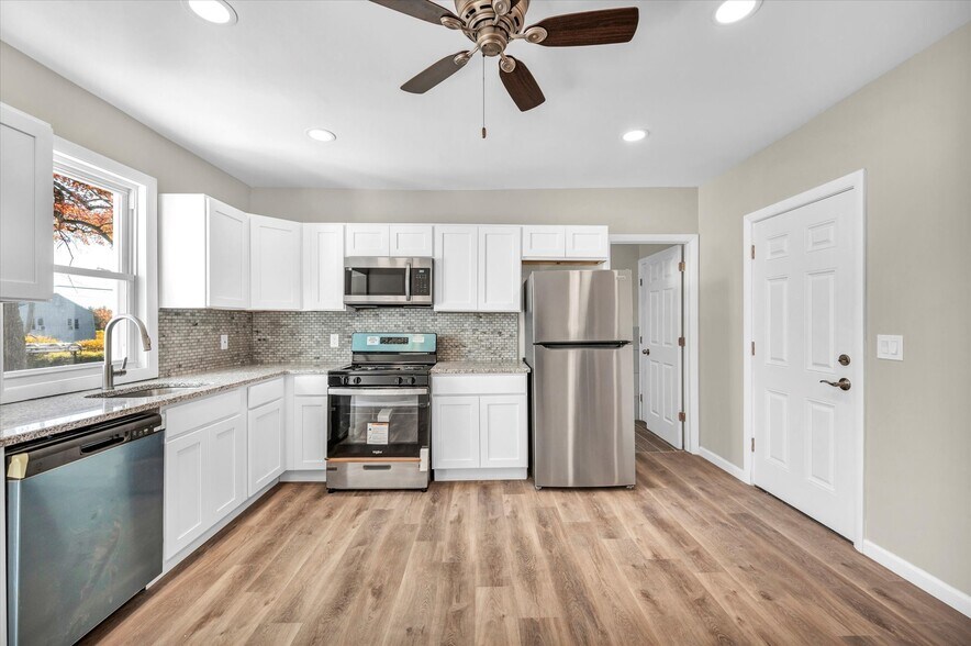 More Photos Of 121 Hillview Ave, Waterbury Apartments For Sale