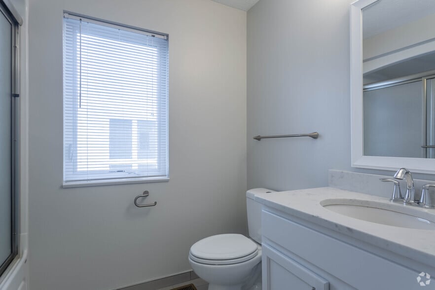 More Photos Of 1421 E 15th St, Cleveland Apartments For Sale