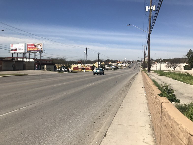 More Photos Of 1733 Bandera Rd, San Antonio Carwash For Sale