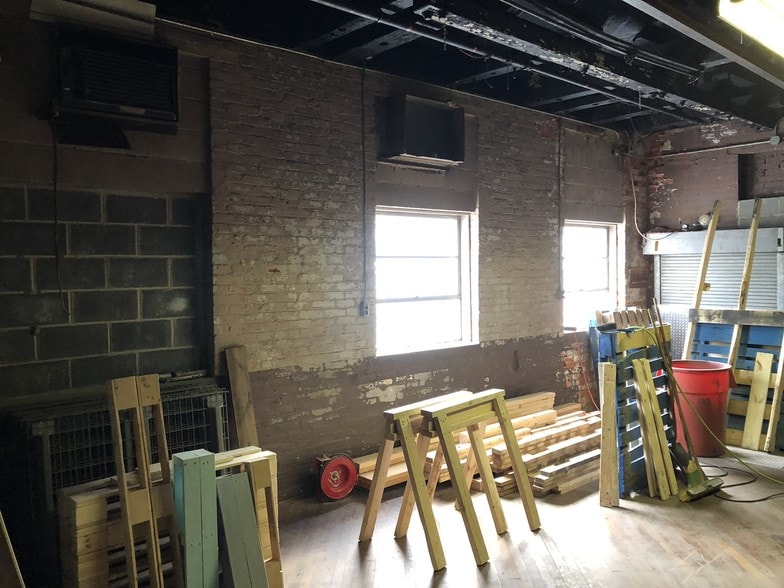 More Photos Of 100 Beecher Ave, Cheltenham Township Warehouse For Lease