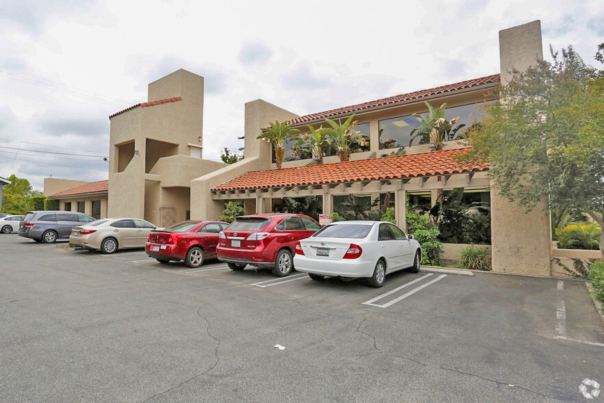 More Photos Of 6024 Fallbrook Ave, Woodland Hills Medical For Sale